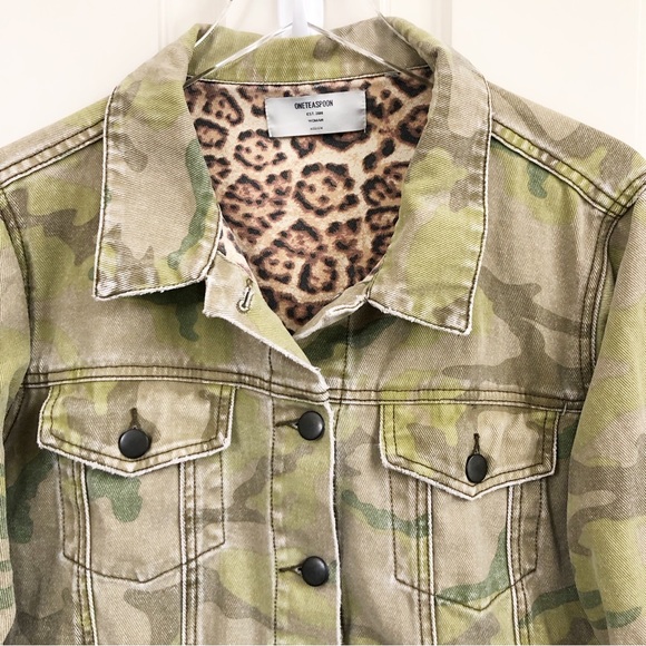Free People x one teaspoon | Safari Camo Embroidered Collar Bandits Jean Jacket - Picture 4 of 16